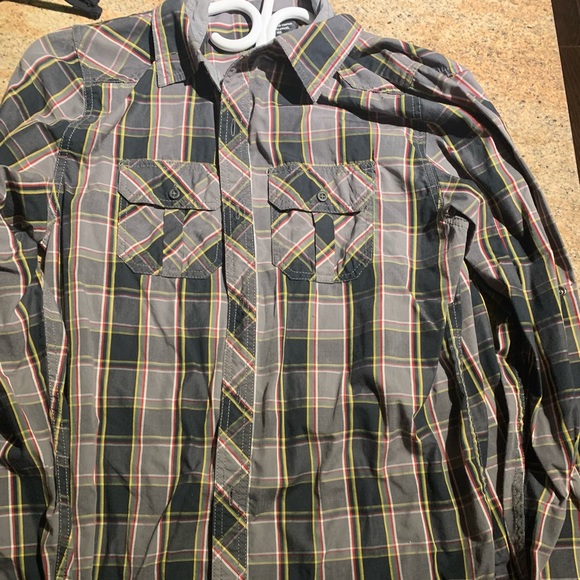 Men’s button up plaid shirt. New condition!! - Picture 1 of 2
